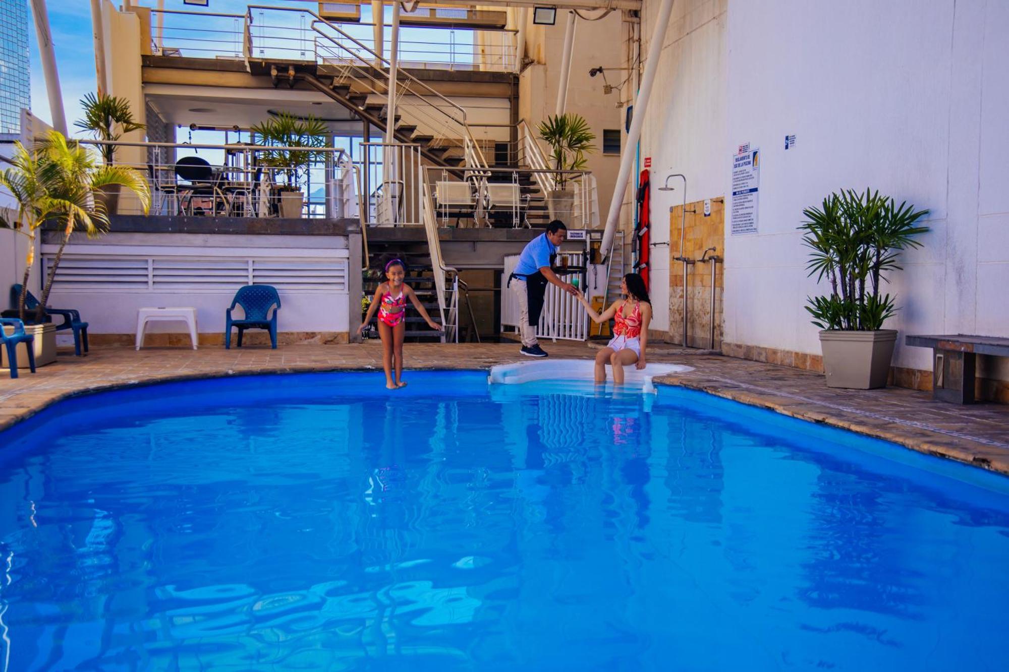 Hotel Plaza Las Americas Кали Экстерьер фото