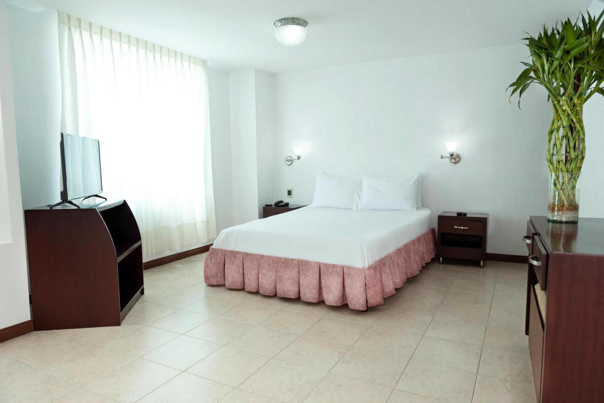 Hotel Plaza Las Americas Кали Экстерьер фото