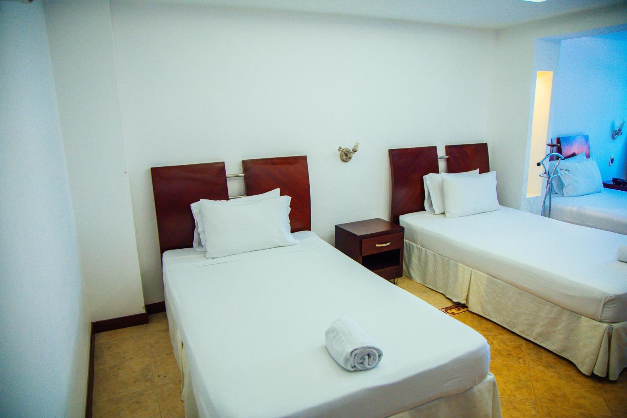 Hotel Plaza Las Americas Кали Экстерьер фото